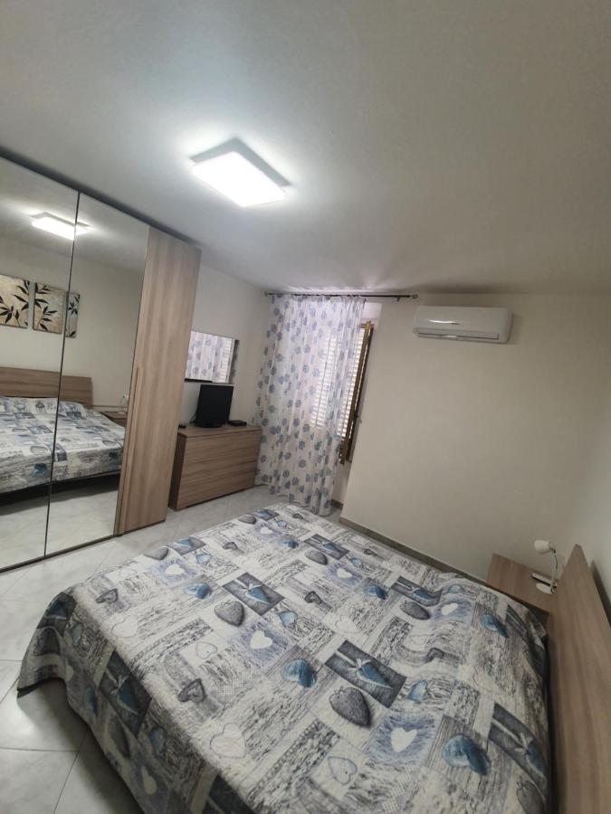 Yellowhouse Apartment กาลาโกโนเน ภายนอก รูปภาพ