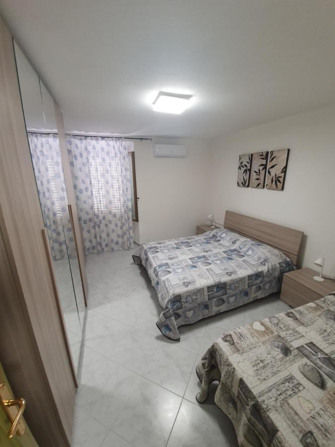 Yellowhouse Apartment กาลาโกโนเน ภายนอก รูปภาพ