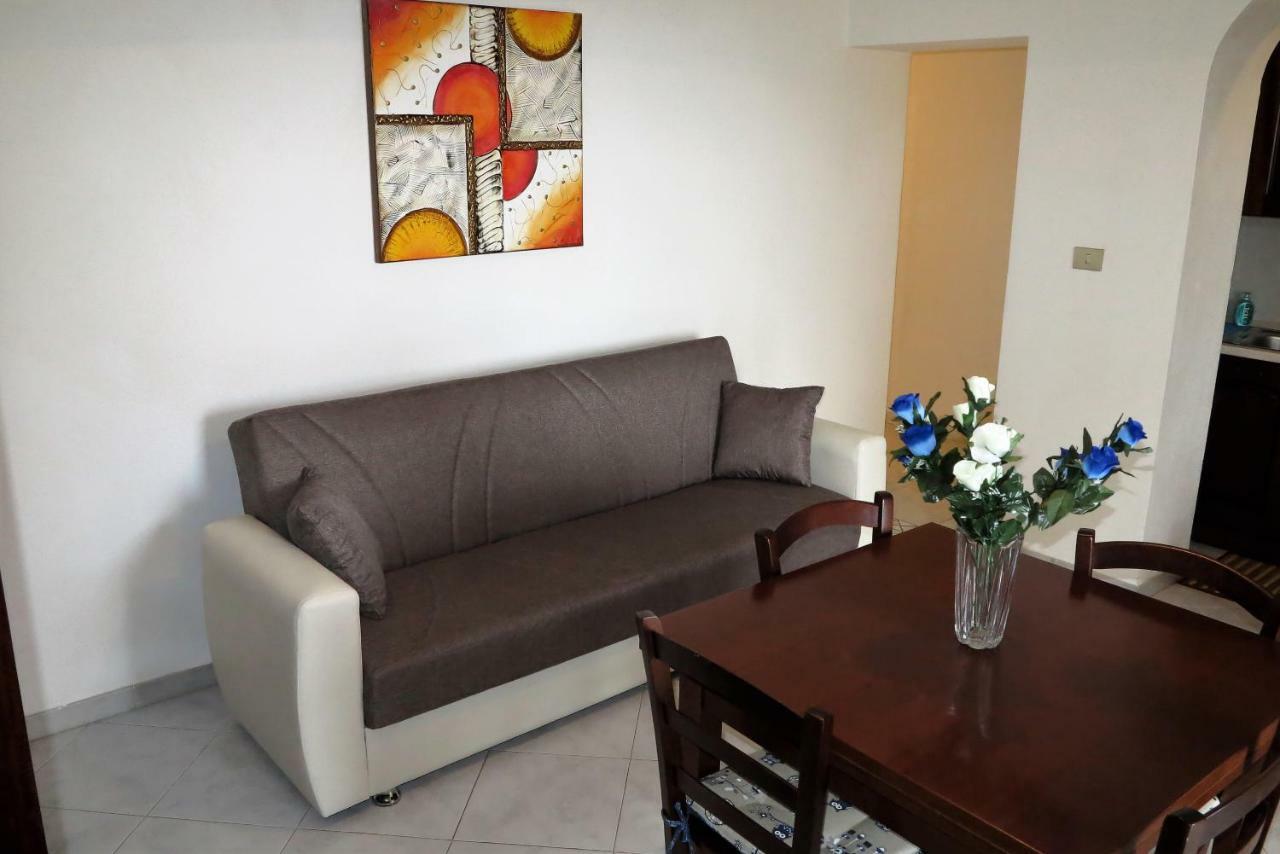 Yellowhouse Apartment กาลาโกโนเน ภายนอก รูปภาพ