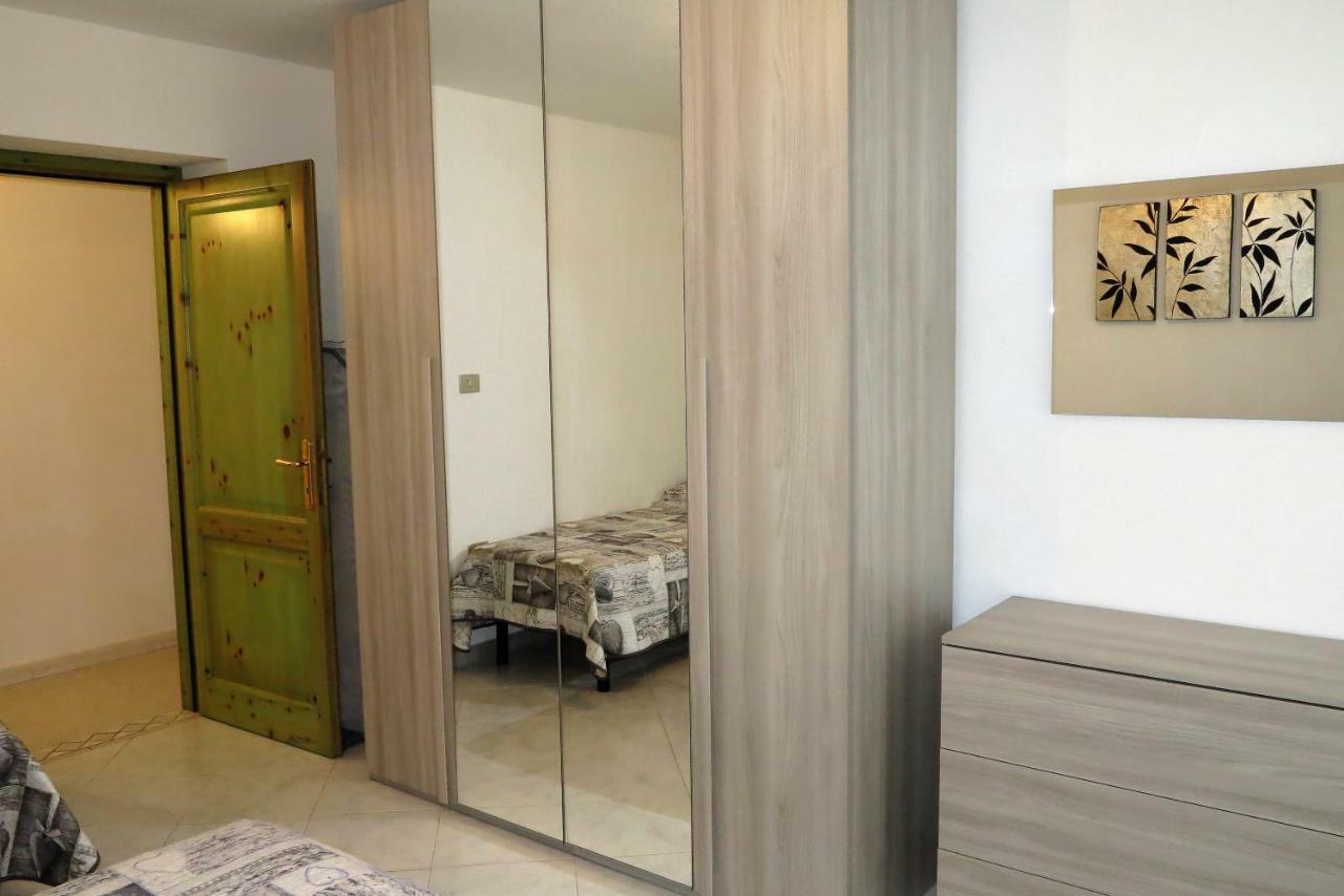 Yellowhouse Apartment กาลาโกโนเน ภายนอก รูปภาพ
