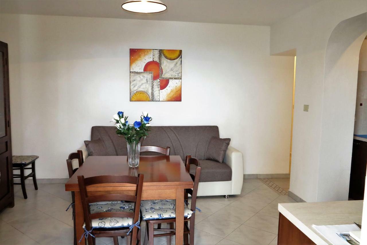 Yellowhouse Apartment กาลาโกโนเน ภายนอก รูปภาพ