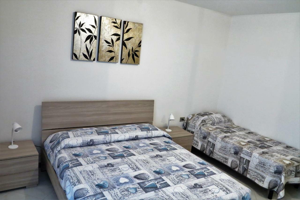 Yellowhouse Apartment กาลาโกโนเน ภายนอก รูปภาพ