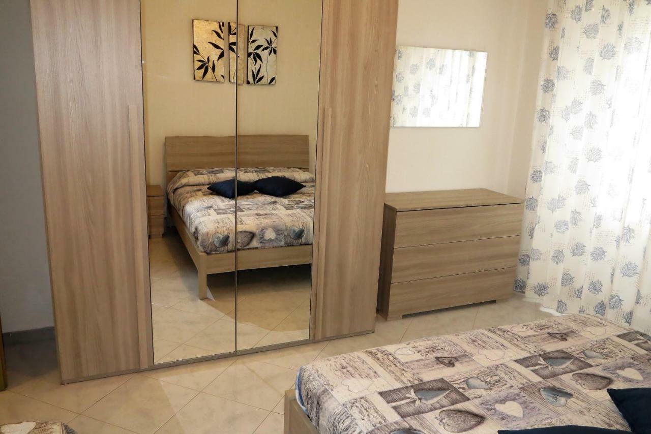 Yellowhouse Apartment กาลาโกโนเน ภายนอก รูปภาพ