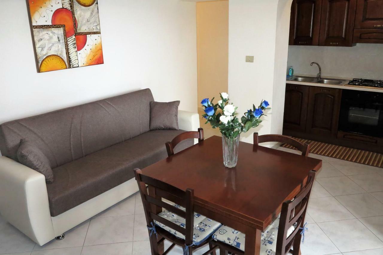Yellowhouse Apartment กาลาโกโนเน ภายนอก รูปภาพ